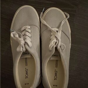 TOMS Women's Light Gray Canvas Sneakers